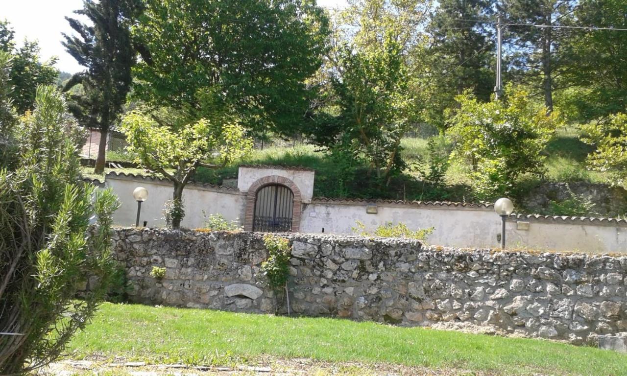 Villa Rosa Caporciano Exteriör bild