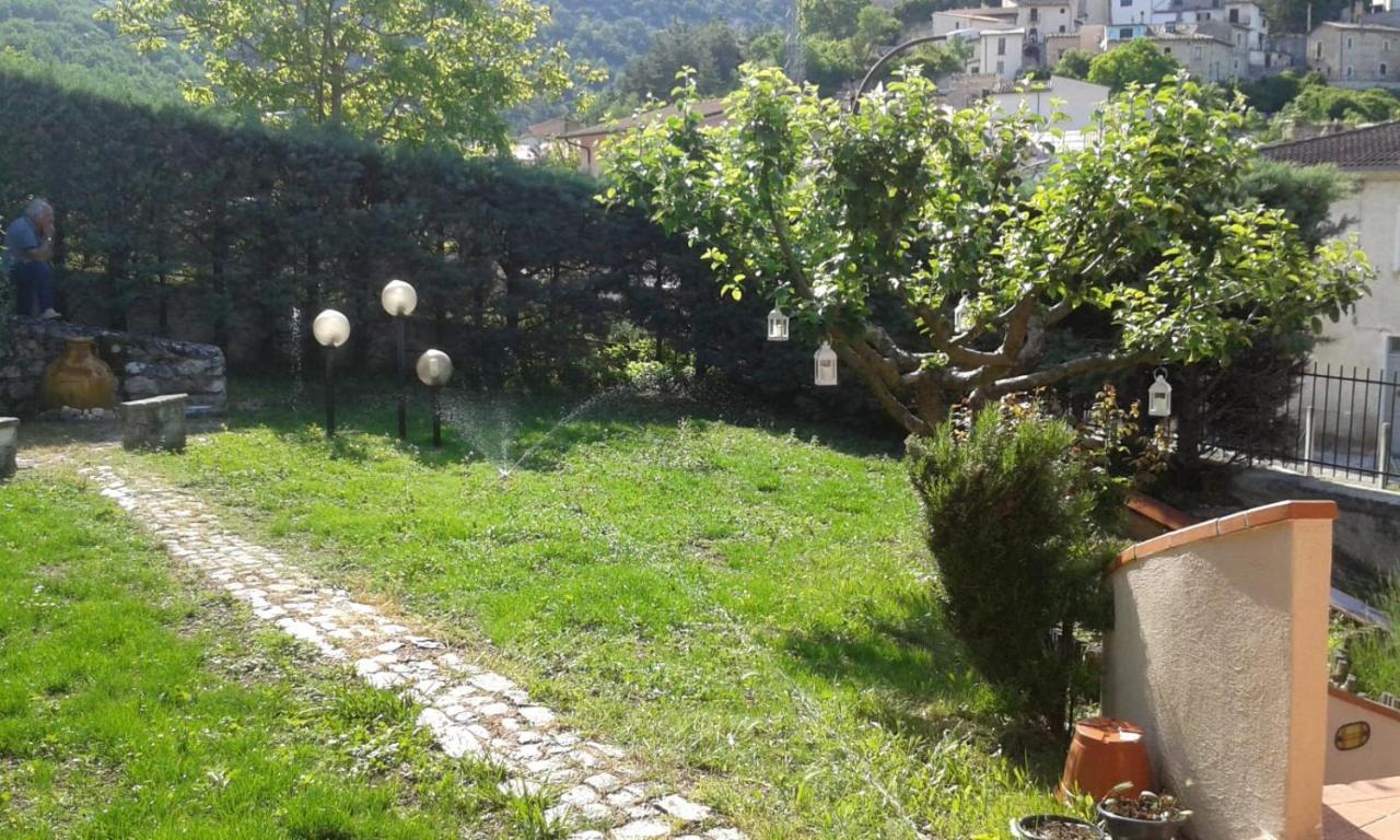 Villa Rosa Caporciano Exteriör bild