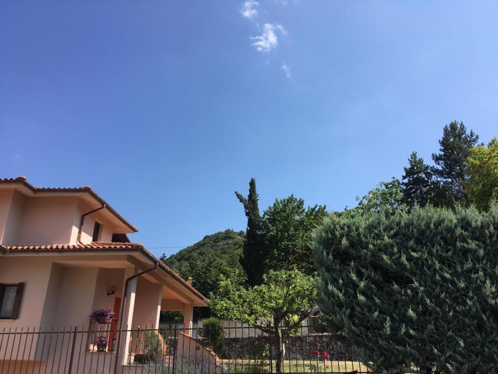Villa Rosa Caporciano Exteriör bild