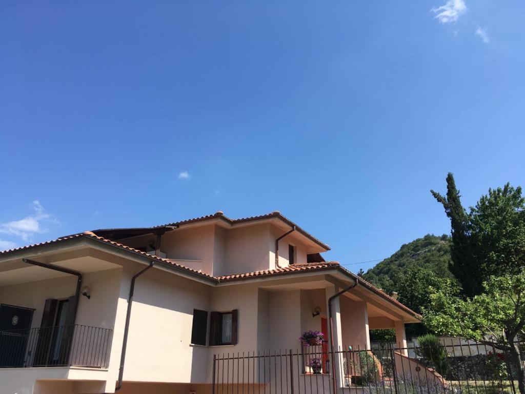 Villa Rosa Caporciano Exteriör bild